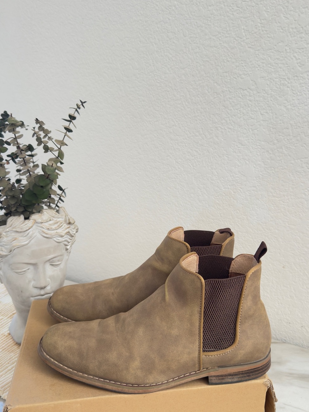 Men's Chukka Boots in Light Brown Suede-Style with Elastic Sides
